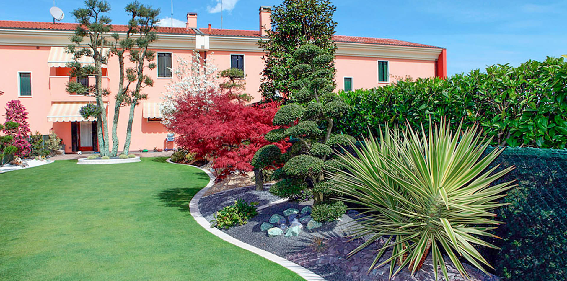 progettazione giardini, aiuole, aree verdi pubbliche e private, impianti di irrigazione, giardini sintetici, erbe in zolle - Francescogiardini